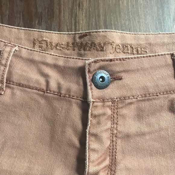 Shorts - Picture 4 of 7